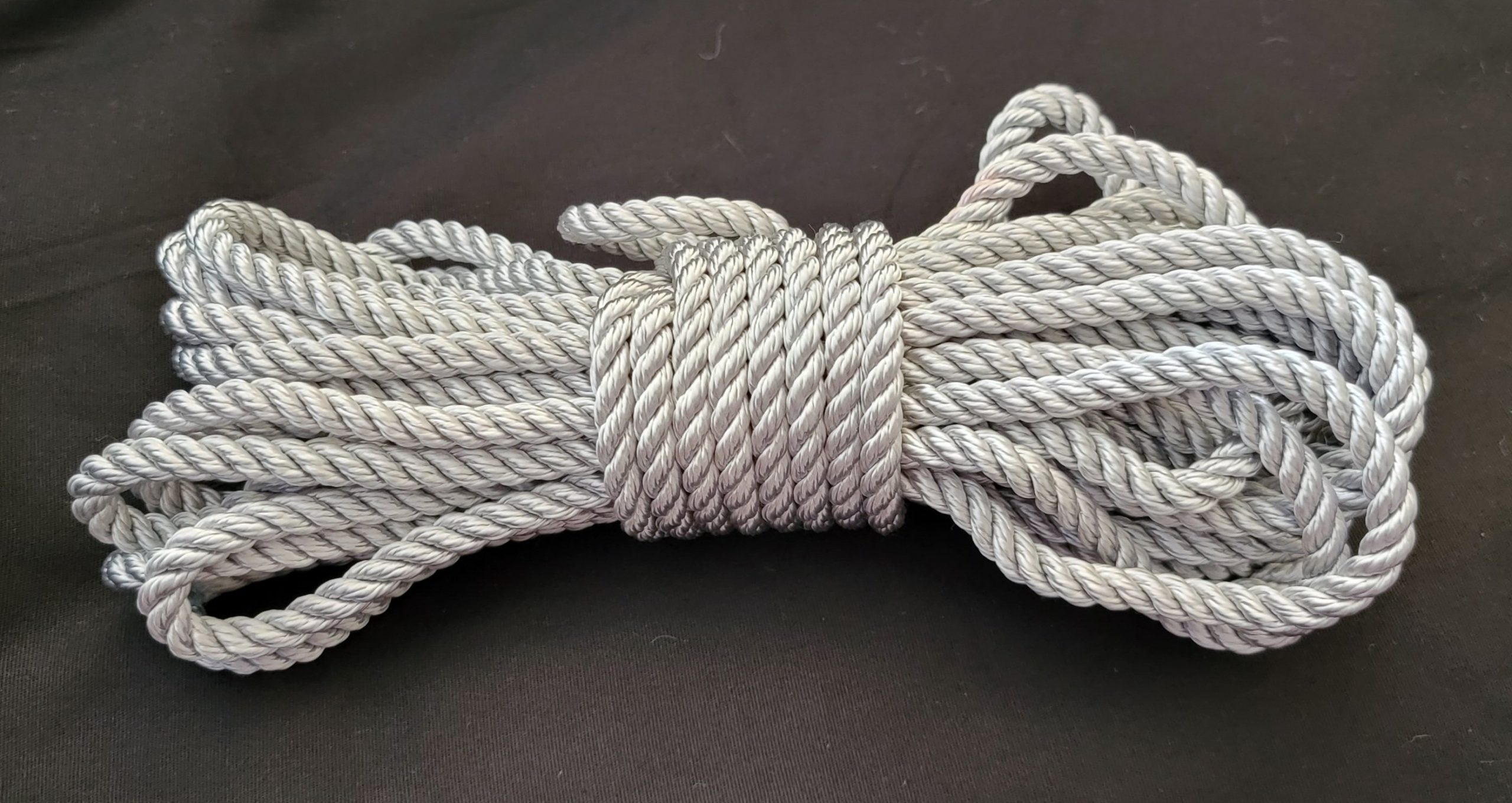 30′ Golden Yellow Nylon Rope – knottiekittie